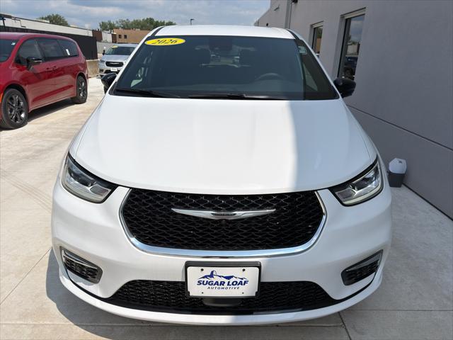 2026 Chrysler Pacifica Select AWD