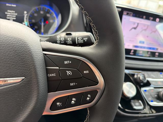 2026 Chrysler Pacifica Select AWD