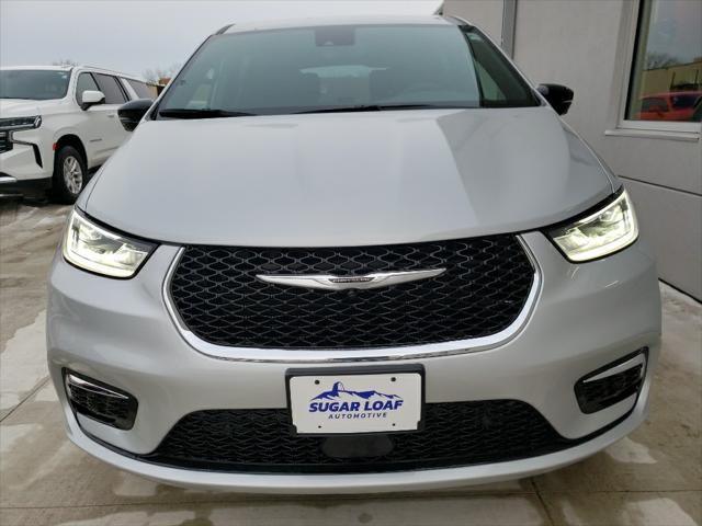 2026 Chrysler Pacifica Select AWD