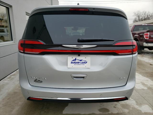 2026 Chrysler Pacifica Select AWD