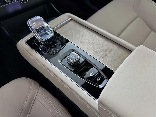 2026 Volvo XC90 Plug-In Hybrid Plus, T8 AWD, Electric/Gasoline, Bright, 7 Seats