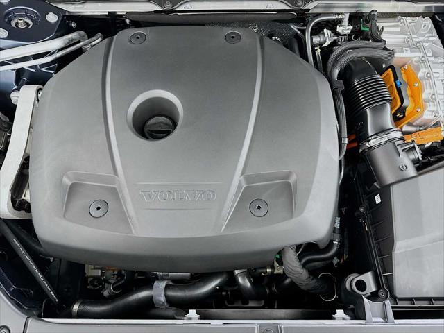 2026 Volvo XC90 Plug-In Hybrid Plus, T8 AWD, Electric/Gasoline, Bright, 7 Seats