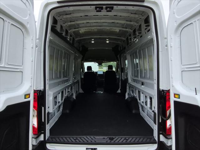 2026 Ford Transit Cargo Van T-350 148 EL Hi Rf 9500 GVWR RWD