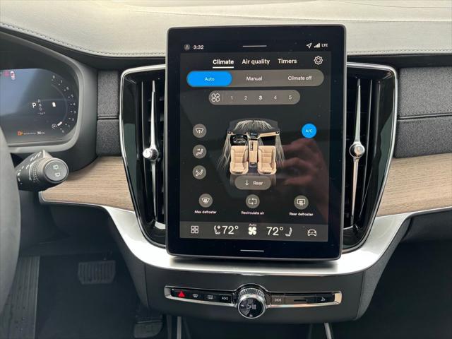 2026 Volvo XC90 Plus, B6 AWD Gas (mild hybrid), Gasoline, Bright, 7 Seats