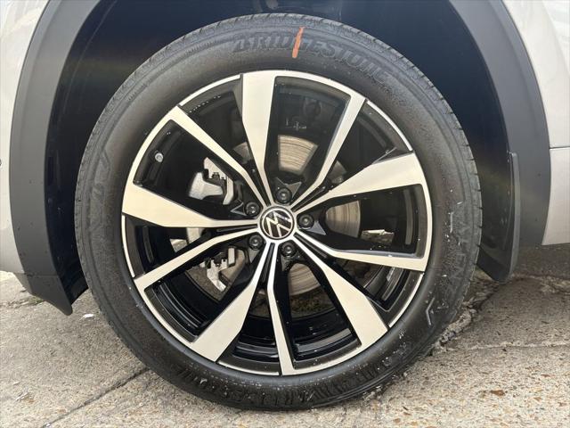 2026 Volkswagen Atlas Cross Sport SEL Premium R-Line
