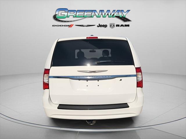 2015 Chrysler Town and Country S 2015 Chrysler Town and Country S