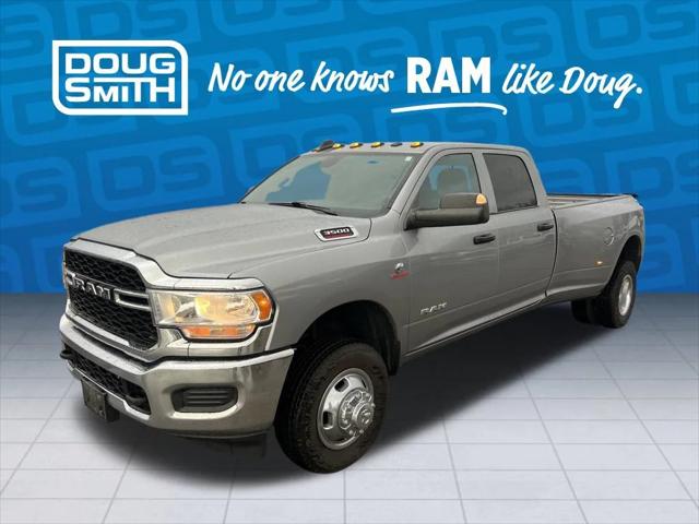 2022 RAM 3500 Tradesman Crew Cab 4x4 8 Box