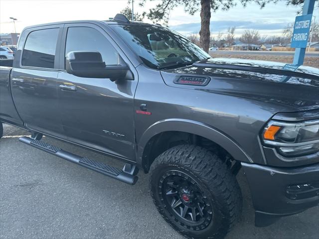 2020 RAM 3500 Laramie Crew Cab 4x4 8 Box