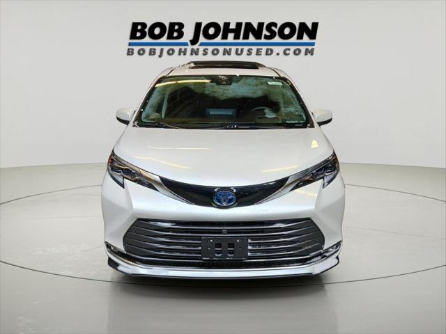 2021 Toyota Sienna Platinum