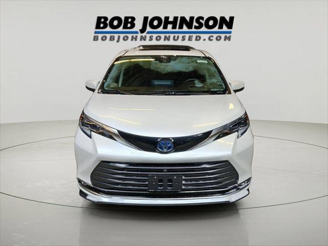 2021 Toyota Sienna Platinum