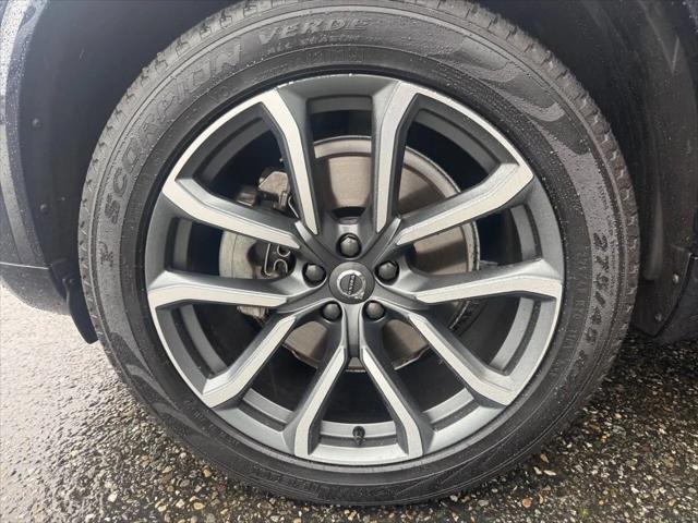 2017 Volvo XC90 T6 Momentum