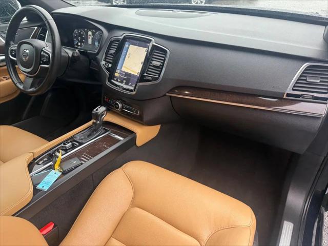 2017 Volvo XC90 T6 Momentum