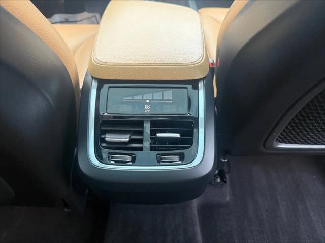 2017 Volvo XC90 T6 Momentum