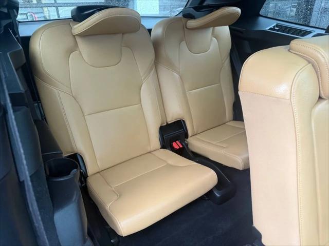 2017 Volvo XC90 T6 Momentum