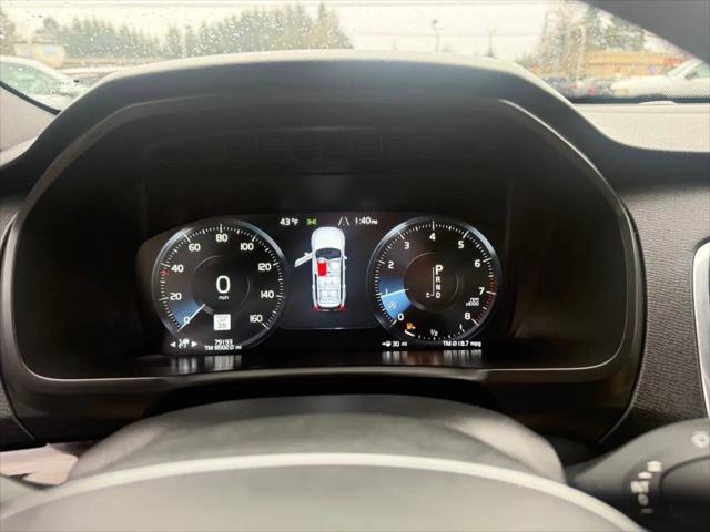 2017 Volvo XC90 T6 Momentum