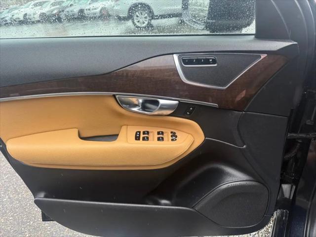 2017 Volvo XC90 T6 Momentum