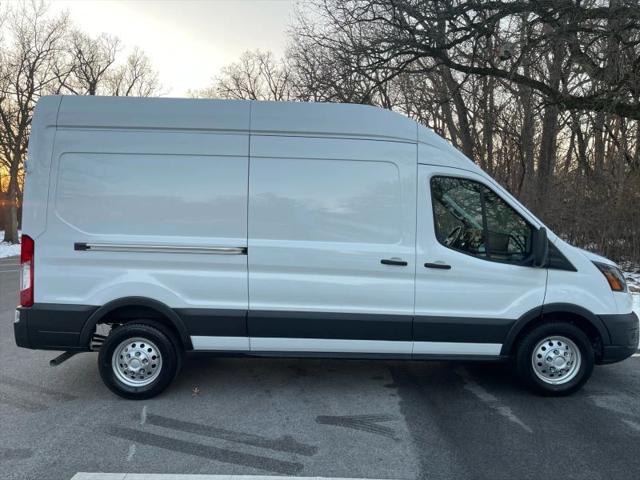 2022 Ford Transit Cargo Van Base