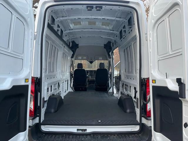 2022 Ford Transit Cargo Van Base