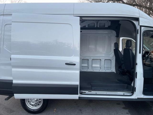 2022 Ford Transit Cargo Van Base