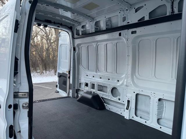 2022 Ford Transit Cargo Van Base