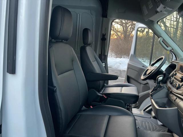 2022 Ford Transit Cargo Van Base