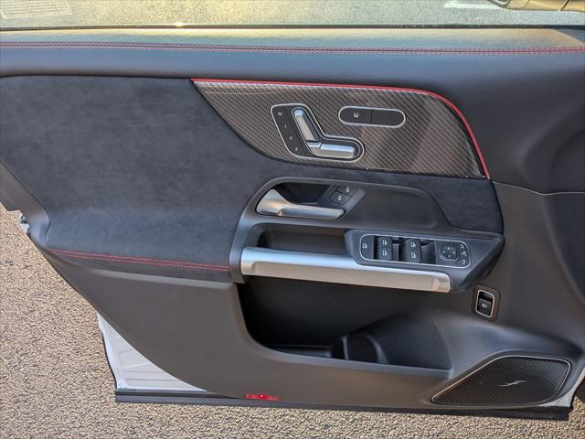 2026 Mercedes-Benz GLB 4MATIC
