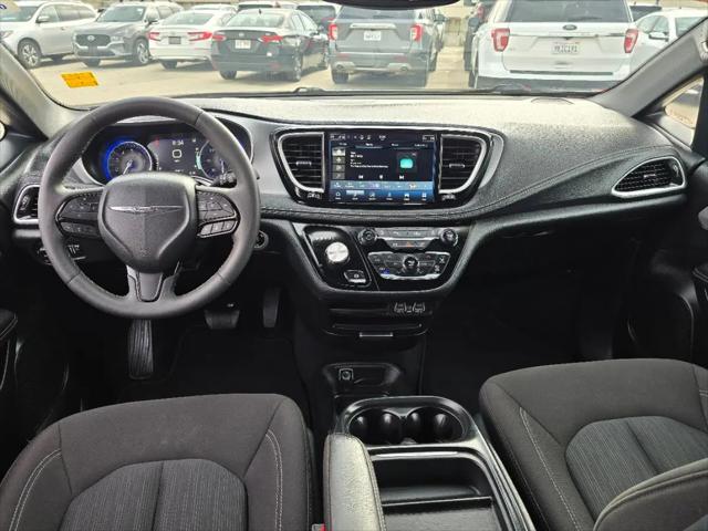 2024 Chrysler Pacifica Touring