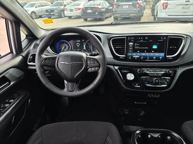 2024 Chrysler Pacifica Touring