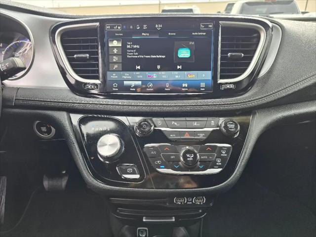 2024 Chrysler Pacifica Touring