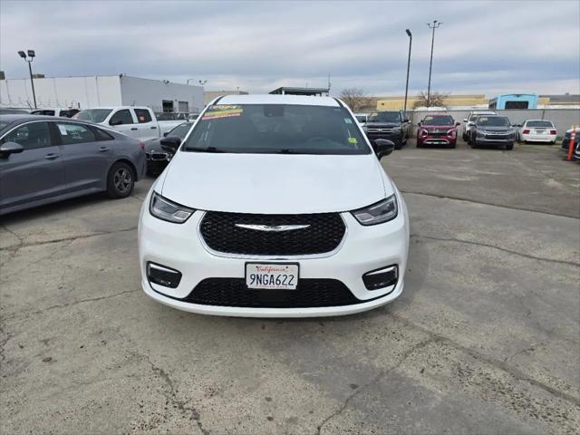 2024 Chrysler Pacifica Touring