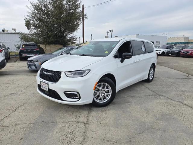 2024 Chrysler Pacifica Touring