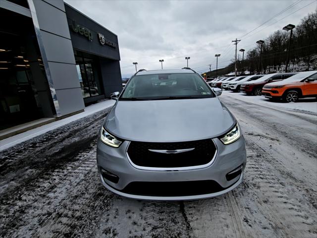 2022 Chrysler Pacifica Limited AWD
