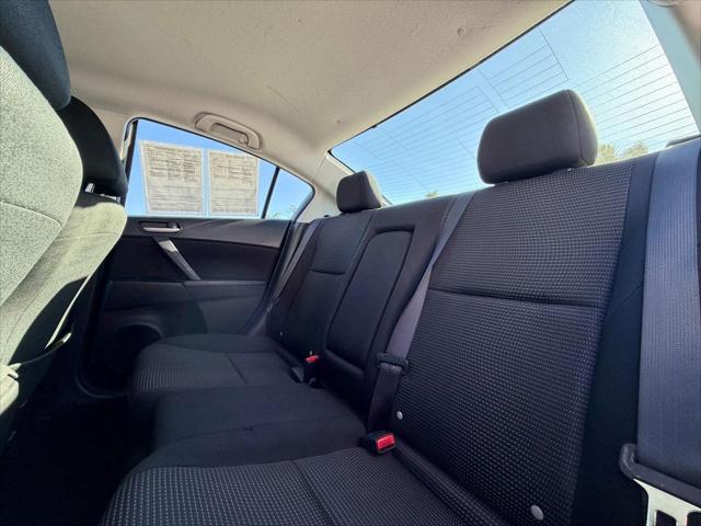 2013 Mazda Mazda3 i Touring