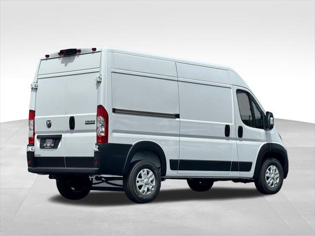 2026 Ram ProMaster Cargo Van SLT High Roof 136 WB