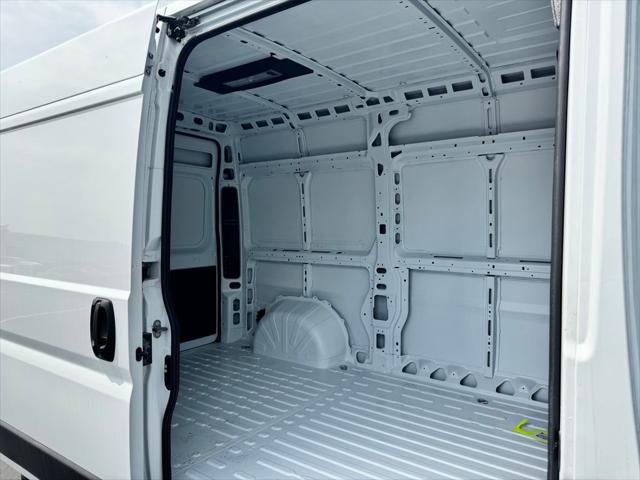 2026 Ram ProMaster Cargo Van SLT High Roof 136 WB