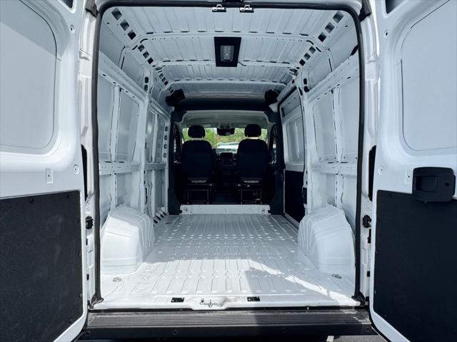 2026 Ram ProMaster Cargo Van SLT High Roof 136 WB