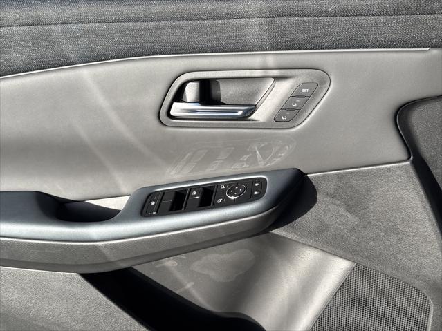 2026 Nissan LEAF PLATINUM+
