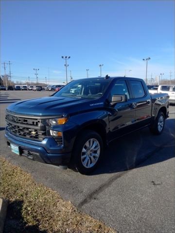 2022 Chevrolet Silverado 1500 4WD Crew Cab Short Bed Custom