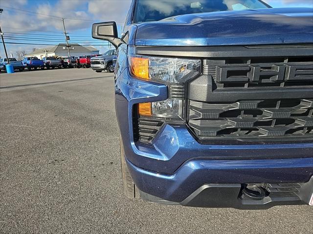 2022 Chevrolet Silverado 1500 4WD Crew Cab Short Bed Custom