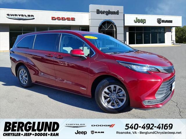 2021 Toyota Sienna LE 2021 Toyota Sienna LE