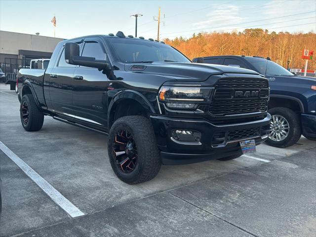 2022 RAM 3500 Limited Mega Cab 4x4 64 Box