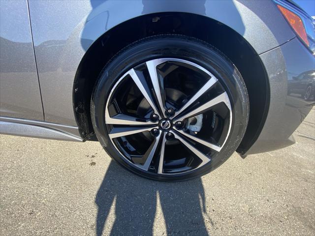 2023 Nissan Sentra SR Xtronic CVT