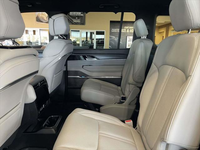 2026 Jeep Grand Wagoneer Summit Obsidian 4x4