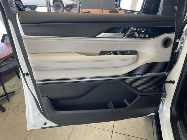 2026 Jeep Grand Wagoneer Summit Obsidian 4x4