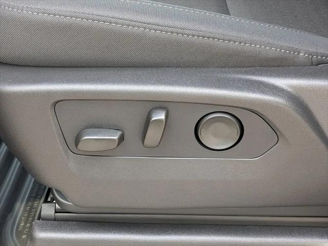 2026 Chevrolet Silverado 1500 4WD Crew Cab Short Bed Custom