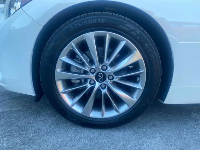 2021 INFINITI Q50 LUXE