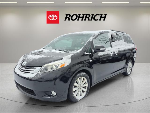 2017 Toyota Sienna Limited's photo