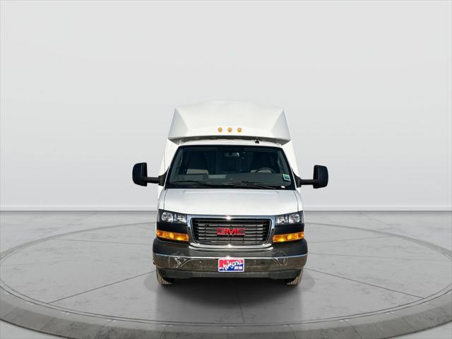 2025 GMC Savana Cutaway Work Van