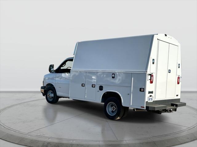 2025 GMC Savana Cutaway Work Van