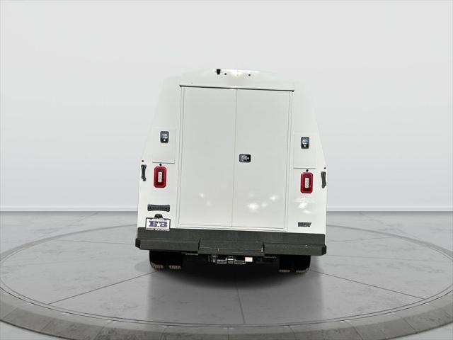2025 GMC Savana Cutaway Work Van